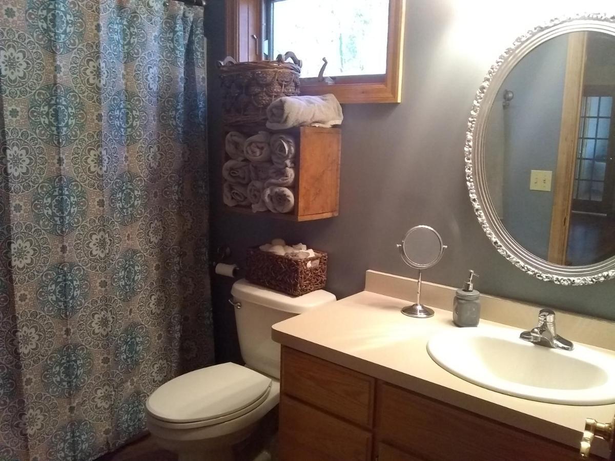 Bed And Breakfast Suite At The Wooded Retreat Pine City Стая снимка
