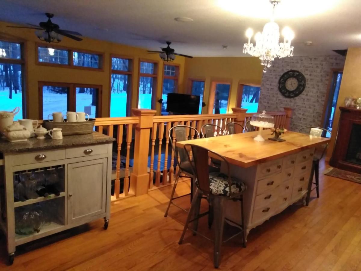 Bed And Breakfast Suite At The Wooded Retreat Pine City Стая снимка